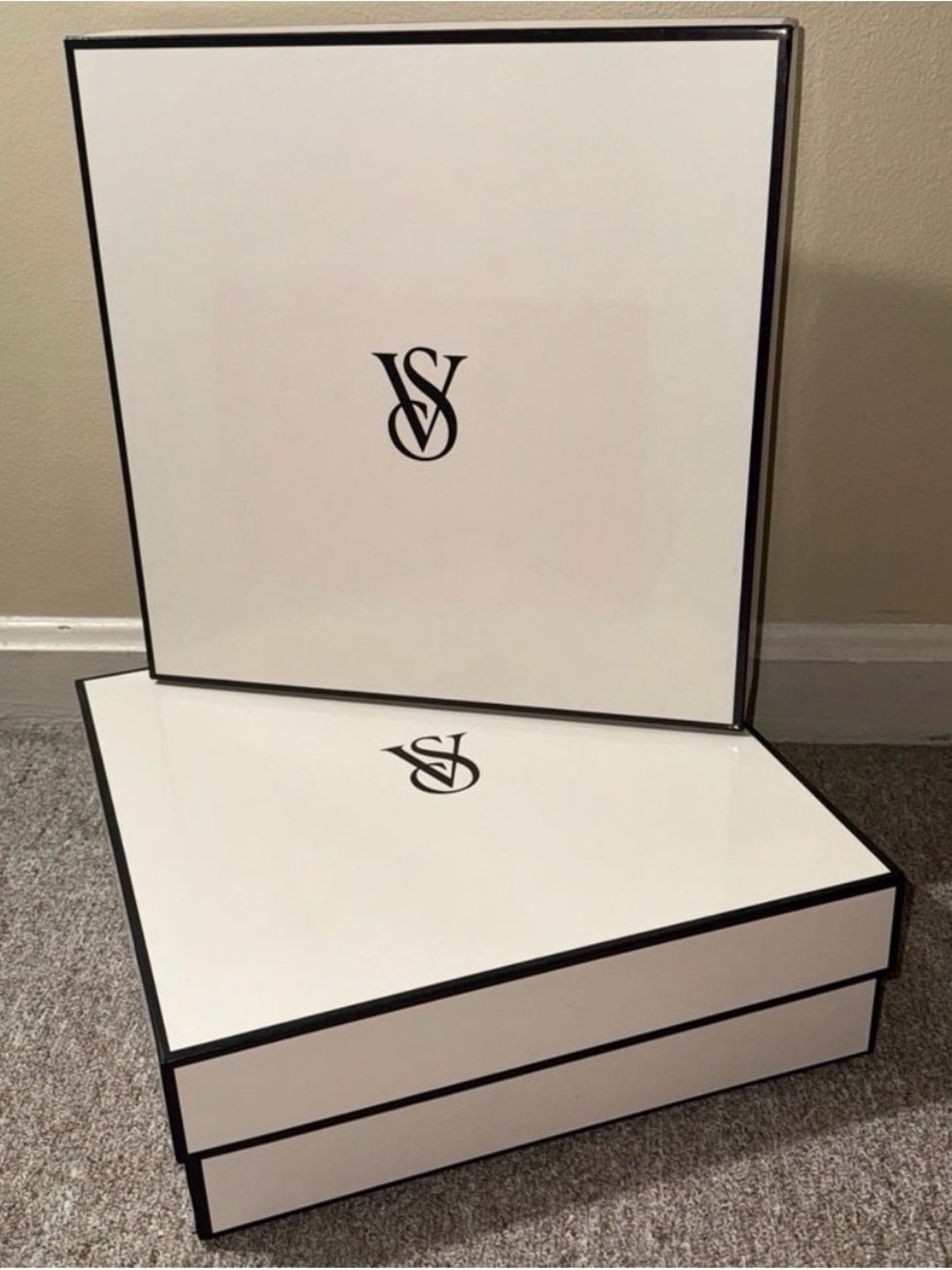 VS White & Black Logo Gift Boxes